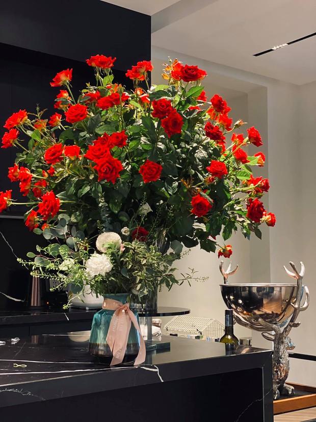 Bên trong siêu biệt thự của BTV tài chính sang chảnh bậc nhất VTV: Thiết kế nghệ như triển lãm, có bể bơi và phòng tập ballet dành riêng cho ái nữ-16