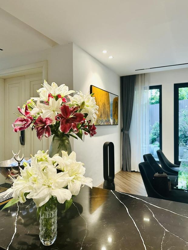 Bên trong siêu biệt thự của BTV tài chính sang chảnh bậc nhất VTV: Thiết kế nghệ như triển lãm, có bể bơi và phòng tập ballet dành riêng cho ái nữ-13