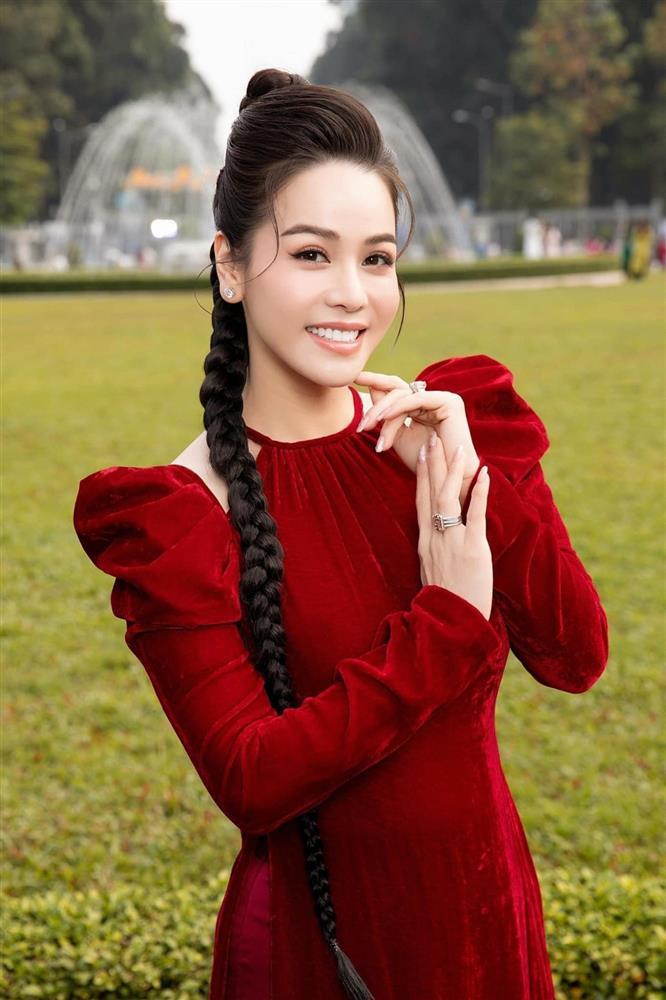 Nhật Kim Anh diện áo dài, rạng rỡ giữa dàn phù dâu, nghi vấn âm thầm lên xe hoa lần 2?-6