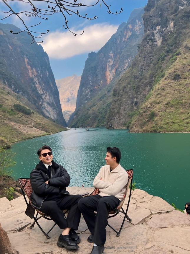 Ninh Dương nói gì khi nhân viên xót ruột 2 sếp nhận bình luận ác ý vì quá hot?-2