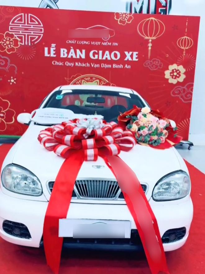 Lễ bàn giao xe cũ 39,5 triệu được tổ chức hoành tráng, dân tình dè bỉu, chủ showroom lên tiếng-3
