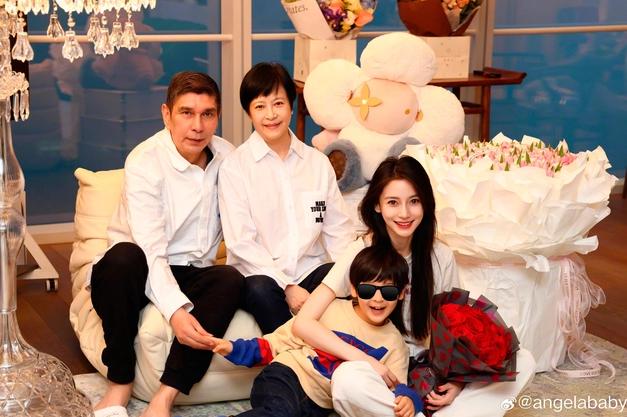 AngelaBaby chính thức trở lại với tạp chí trong nước, đẳng cấp thời trang chưa hề phai nhạt-1