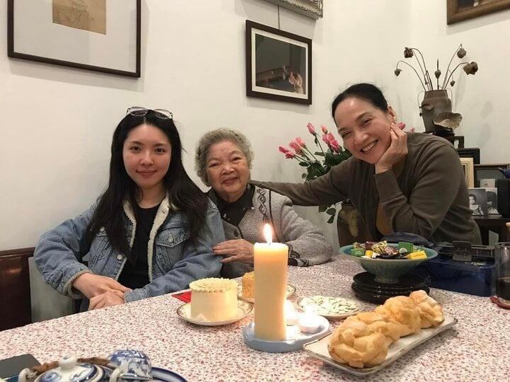 NSND Lê Khanh hé lộ loạt ảnh hiếm với con gái và tâm sự cảm xúc lần đầu làm mẹ-7