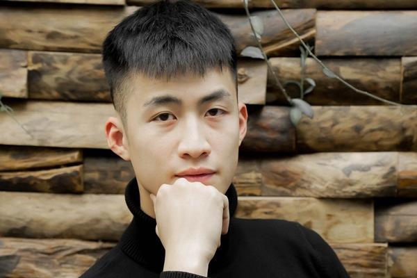 Duy Khánh chấp nhận gạch đá cho vai ngờ nghệch trên phim giờ vàng-14