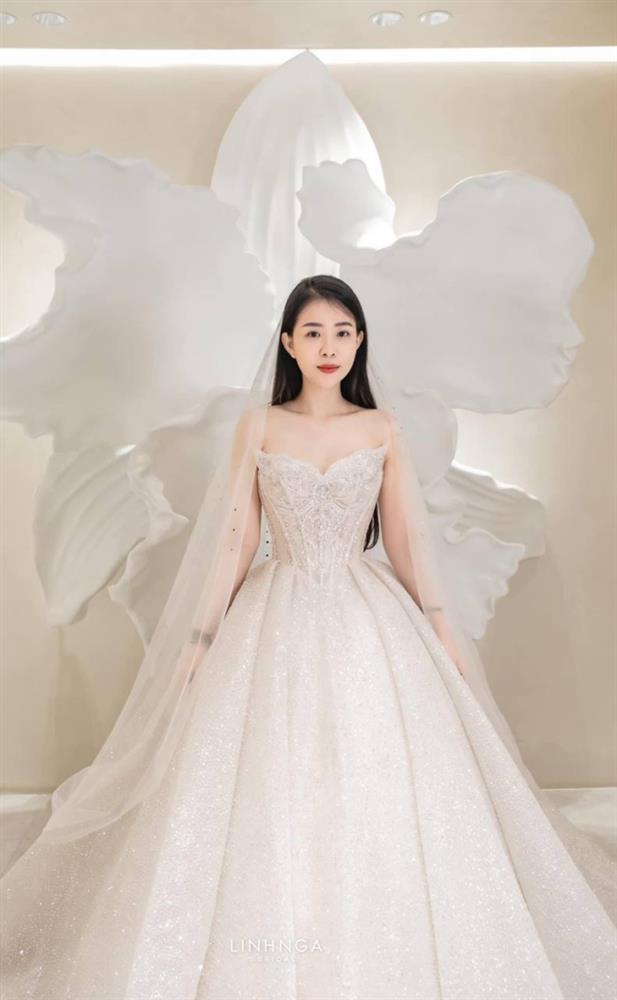 Tiếp nối Quang Hải, thêm một cầu thủ đình đám rục rịch đám cưới, hội chị em sốc khi bị cướp chú rể-2