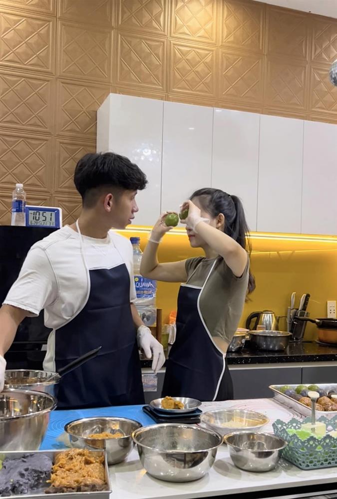 Tiếp nối Quang Hải, thêm một cầu thủ đình đám rục rịch đám cưới, hội chị em sốc khi bị cướp chú rể-5