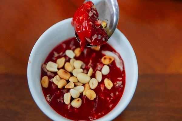 Báo Tây gây tranh cãi vì xếp tiết canh, bún đậu mắm tôm trong Top tệ nhất-2