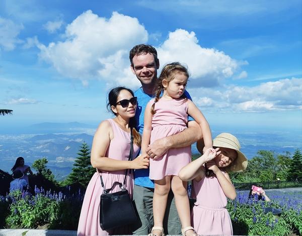 Theo chồng Mỹ về sống nơi hẻo lánh, vợ Việt tiết lộ cái giá phải trả khi tiếp quản nông trang ngút ngàn-3