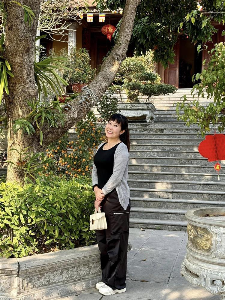 Style năng động của Hương Tươi khác hẳn vẻ sặc mùi tiền của bà chủ tiệm vàng Trạm Cứu Hộ Trái Tim-3