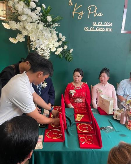 Cô dâu Cần Thơ nhận của hồi môn gần 30 tỷ đồng, 13 sổ hồng, dân tình thi nhau xin vía-4