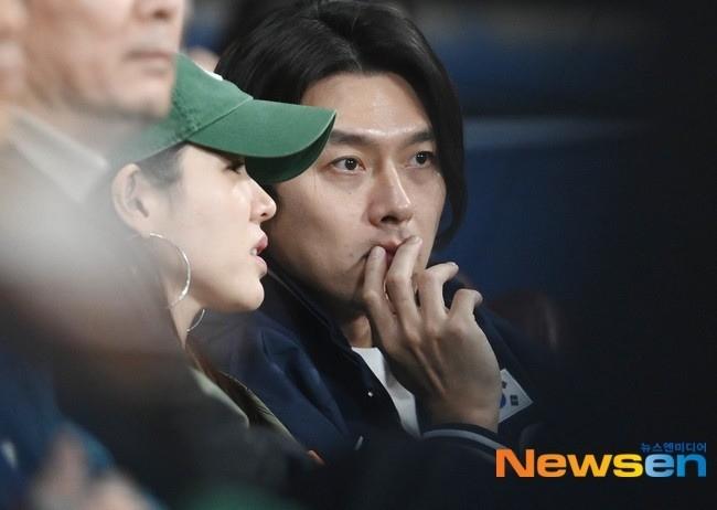 Hyun Bin - Son Ye Jin hẹn hò xem bóng chày-4