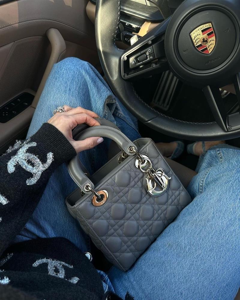 9 mẫu túi xách đắt đỏ, mang tính biểu tượng của Dior-1