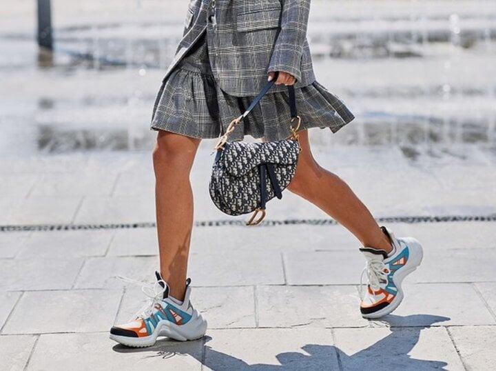 4 kiểu giày phụ nữ trên 40 tuổi nên tránh nếu không muốn bị chê-2