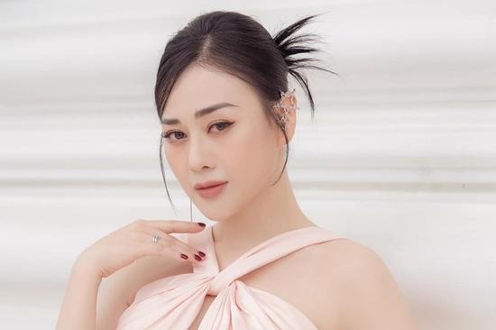 Phản ứng bất ngờ của mẹ bầu Phương Oanh khi nhận bình luận tiêu cực 'có bầu xong là chỉ ở nhà ăn hại'?