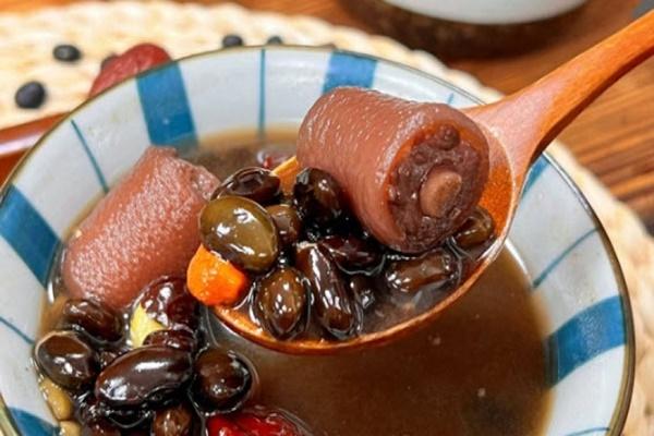 Chủ quán sứa đỏ ở Hà Nội bị tố mắng chửi khách không có tiền cũng ăn-3