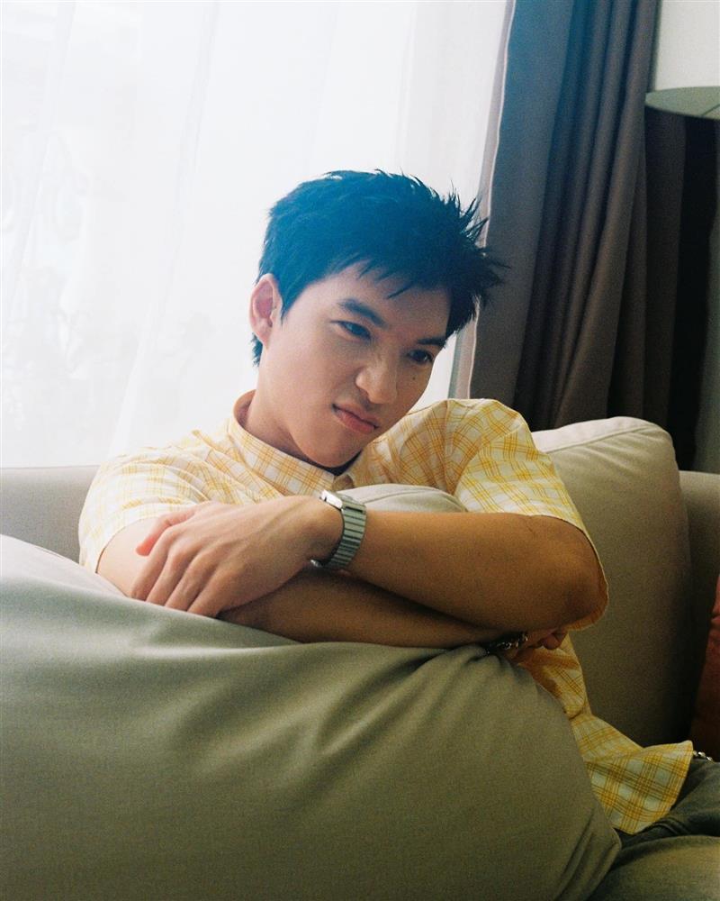 HIEUTHUHAI: Từng bị chê nhạt, sống khép kín giờ thành rapper vạn người mê-3