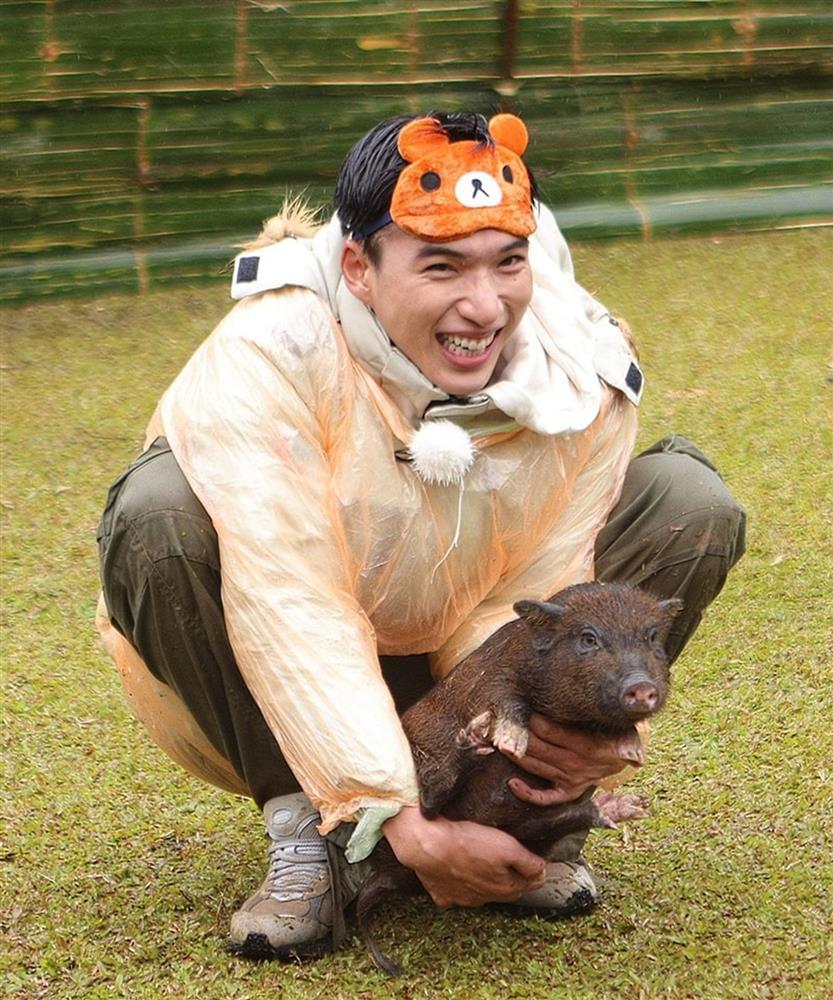 HIEUTHUHAI: Từng bị chê nhạt, sống khép kín giờ thành rapper vạn người mê-10