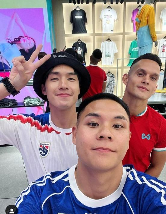 Nam thần sân cỏ gây sốt nhờ visual điển trai, mỗi lần ra sân đều khiến fan nữ phát cuồng-10