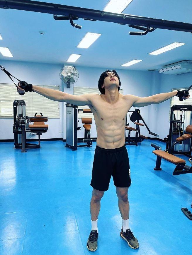 Nam thần sân cỏ gây sốt nhờ visual điển trai, mỗi lần ra sân đều khiến fan nữ phát cuồng-12