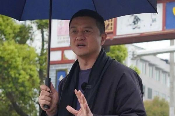 Lý Á Bằng bị chỉ trích vì liên tục nhắc tên vợ cũ Vương Phi-3