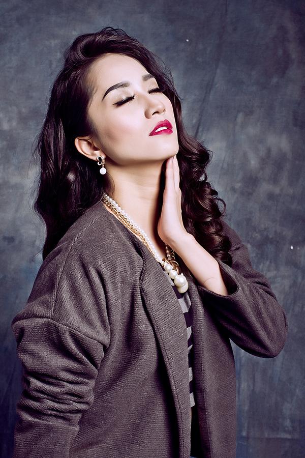 Khoe sinh nhật 42 tuổi, Khánh Thi gây ngỡ ngàng với vóc dáng bà mẹ 3 con-2