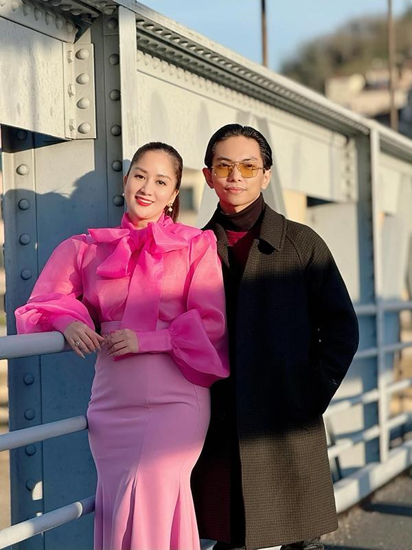 Khoe sinh nhật 42 tuổi, Khánh Thi gây ngỡ ngàng với vóc dáng bà mẹ 3 con-9