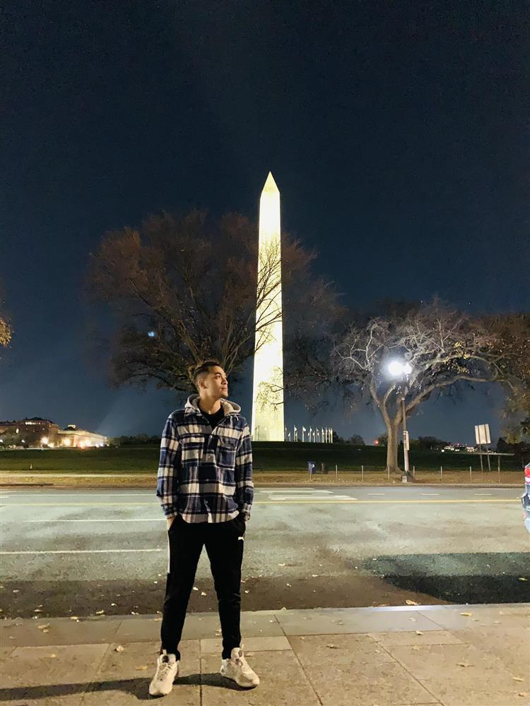 Vẻ phong trần bụi bặm đời thực của nam người mẫu vừa gia nhập vũ trụ VFC vai em họ Hồng Diễm-10