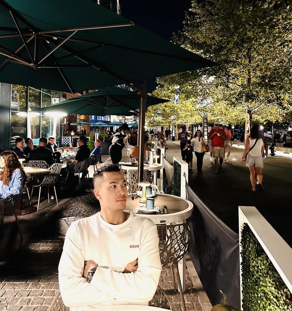 Vẻ phong trần bụi bặm đời thực của nam người mẫu vừa gia nhập vũ trụ VFC vai em họ Hồng Diễm-4