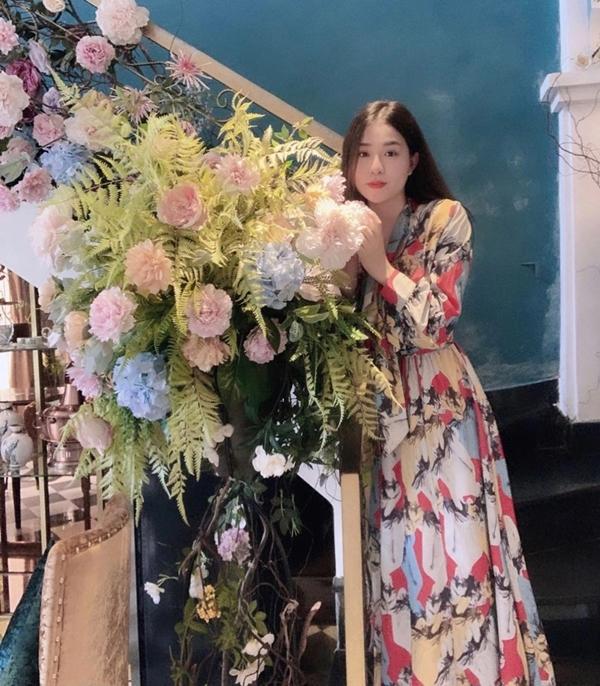 Vợ sắp cưới của cầu thủ Hồng Duy: Có bằng thạc sĩ, bố là tổng giám đốc-2