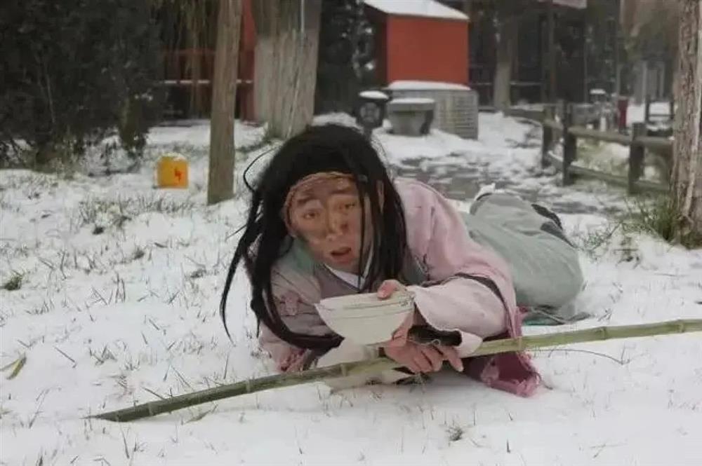 Kiếm gần 35 triệu đồng mỗi tháng nhờ diễn vai ăn mày ở khu du lịch nổi tiếng-1