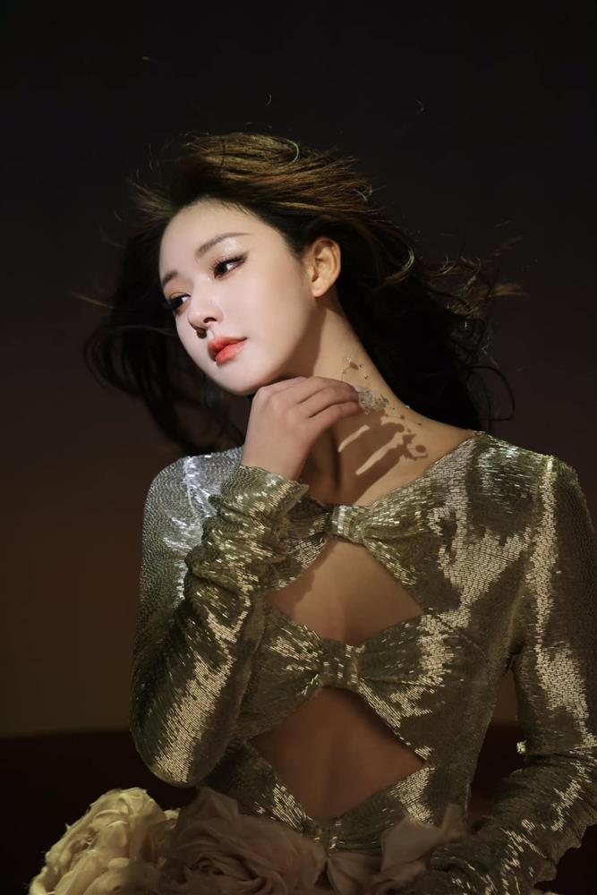 Triệu Lộ Tư bị chỉ trích chỉnh sửa ảnh quá đà, ảnh thật khiến dân tình thất vọng-4