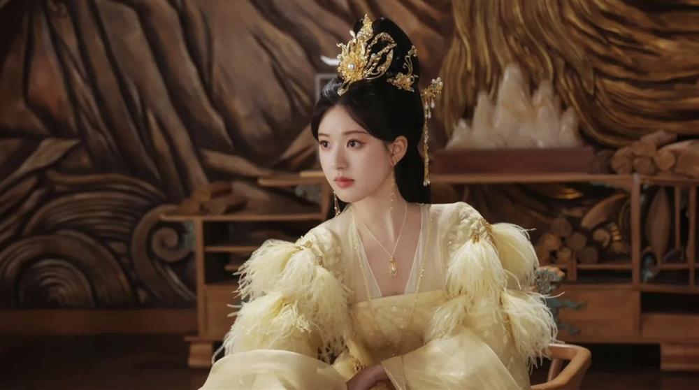 Triệu Lộ Tư bị chỉ trích chỉnh sửa ảnh quá đà, ảnh thật khiến dân tình thất vọng-5