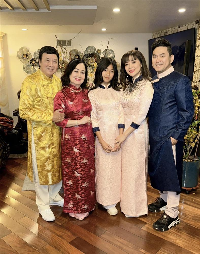 Biệt thự mới giá triệu đô 3 mặt tiền của gia đình NSƯT Bảo Quốc ở Mỹ-13