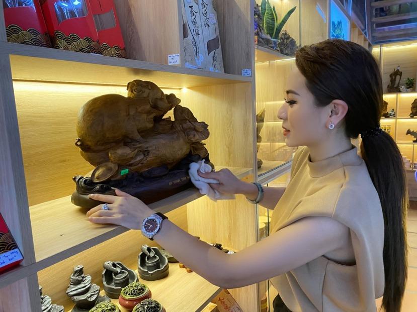 Hé lộ cận cảnh căn phòng bí mật có giá trị trên dưới trăm tỉ trong đền thờ Tổ của Hoài Linh-6