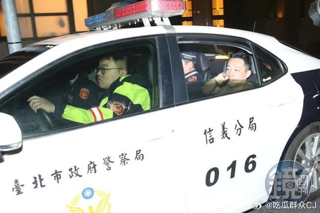 Uông Tiểu Phi làm loạn sở cảnh sát, tố Từ Hy Viên dùng ma túy nhiều năm-1