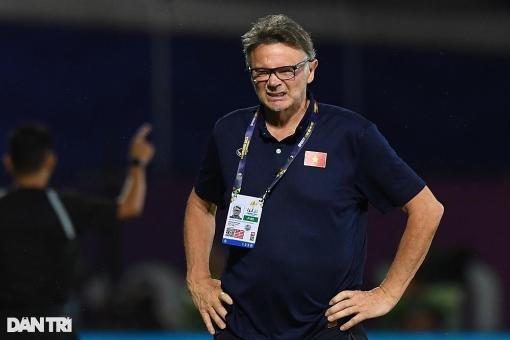 Thành tích tệ hại của HLV Troussier khi ngồi ghế nóng ở tuyển Việt Nam-1