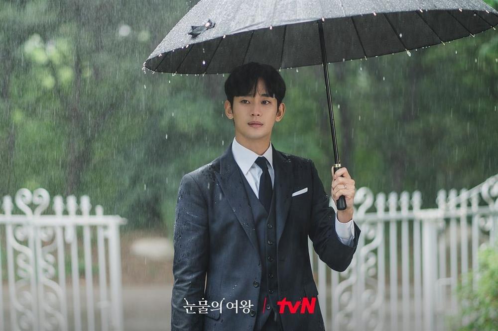 Tài sản kếch xù của Kim Soo Hyun, nam chính đang gây sốt Nữ Hoàng Nước Mắt-1