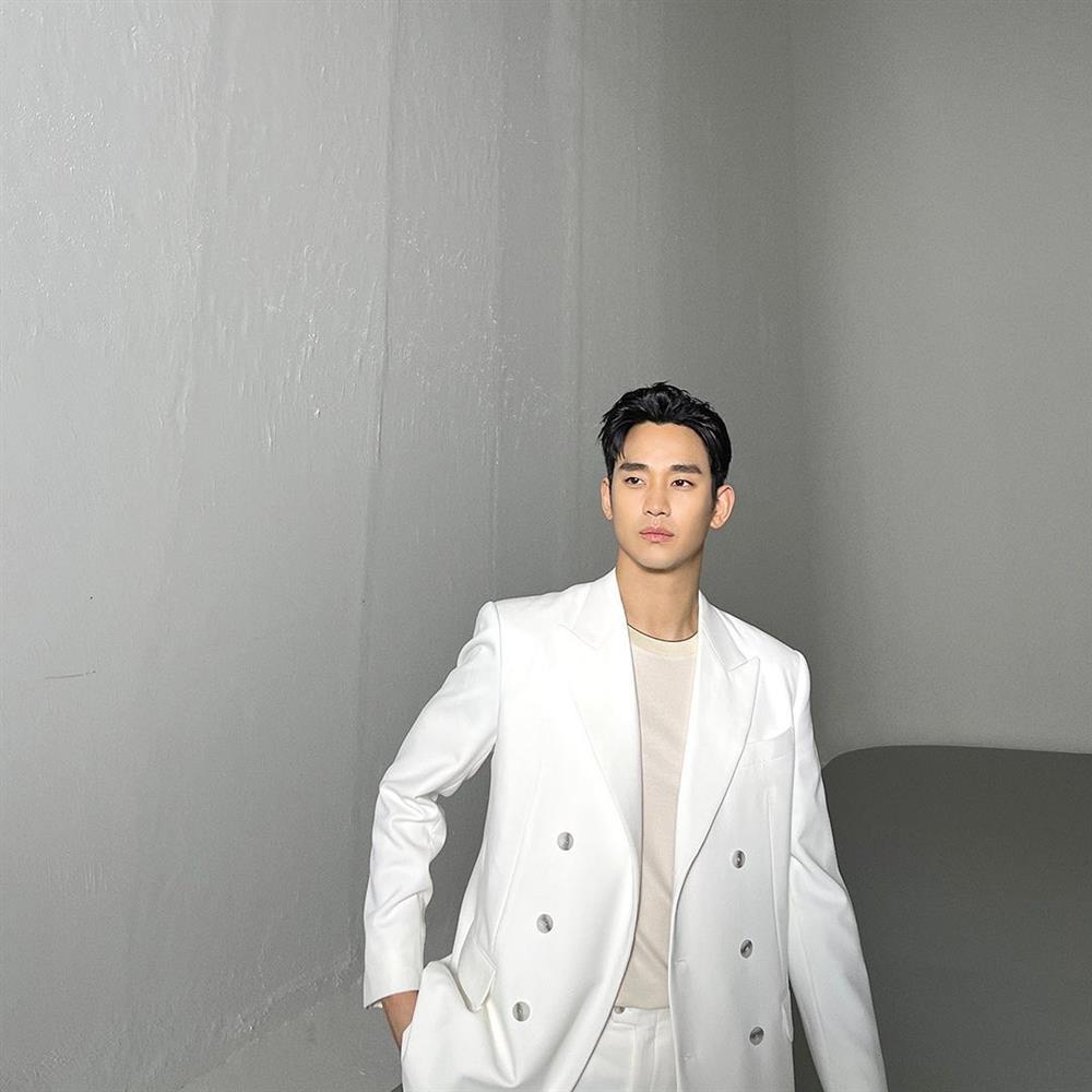 Tài sản kếch xù của Kim Soo Hyun, nam chính đang gây sốt Nữ Hoàng Nước Mắt-8