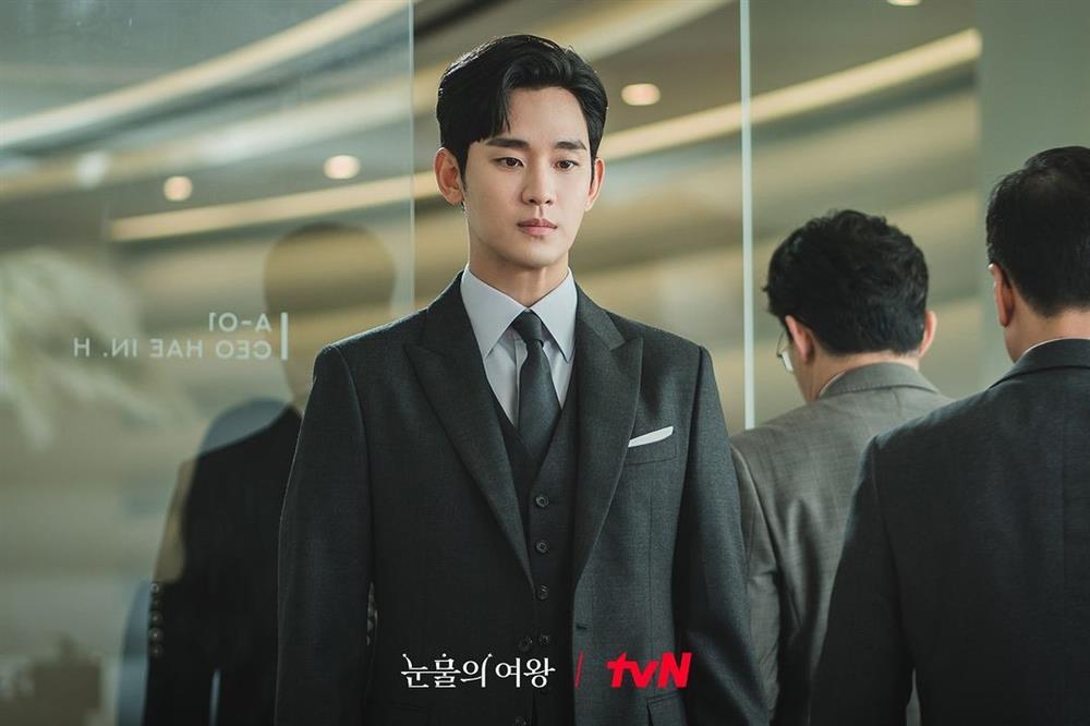 Tài sản kếch xù của Kim Soo Hyun, nam chính đang gây sốt Nữ Hoàng Nước Mắt-9