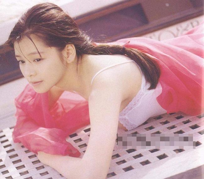 Nữ thần cảnh nóng lao lực kiếm tiền trả nợ nghìn tỷ của chồng, nhan sắc tàn phai-2