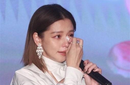 Nữ thần cảnh nóng lao lực kiếm tiền trả nợ nghìn tỷ của chồng, nhan sắc tàn phai-7