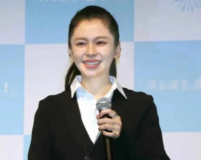 Nữ thần cảnh nóng lao lực kiếm tiền trả nợ nghìn tỷ của chồng, nhan sắc tàn phai-8