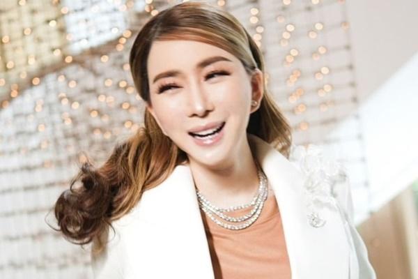 Hai Á hậu Hoàn vũ chỉ trích nhau trên mạng xã hội-3