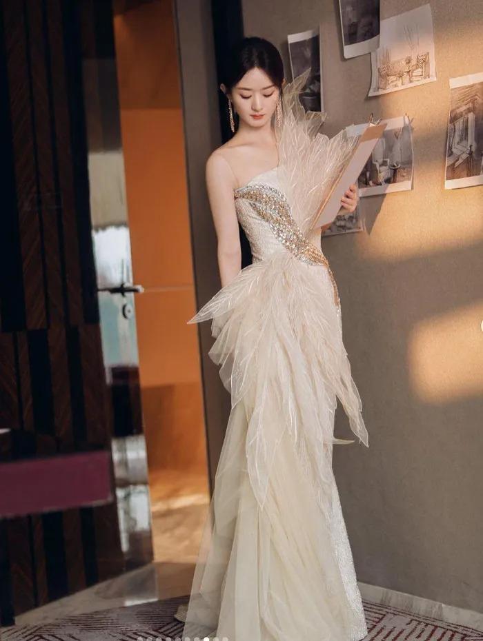 Gu mặc gợi cảm của mỹ nữ phim cổ trang có cảnh nóng trên hot search-6