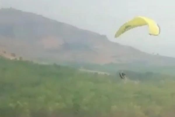 Hai bé gái 12 tuổi tử vong dưới đầm nước gần nhà-2