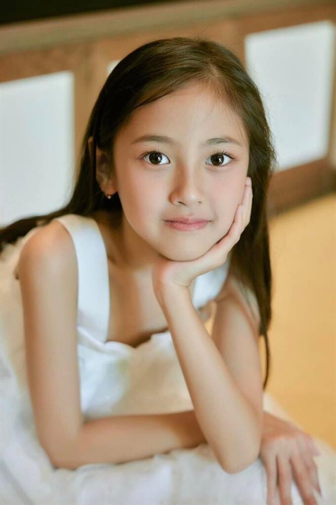 Con gái út Hà Kiều Anh: Bố doanh nhân, mẹ Hoa hậu, chơi toàn môn thể thao giới thượng lưu-2