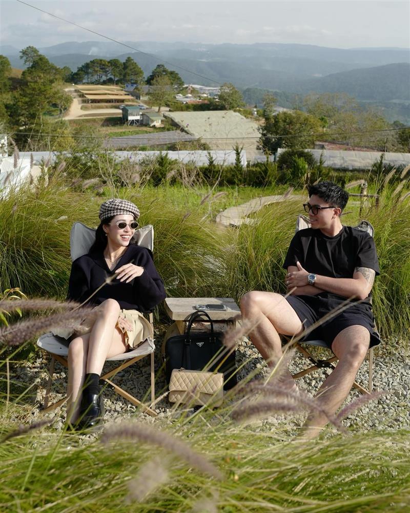 Vợ chồng ca nương Kiều Anh có couple style ấn tượng nhờ 2 nguyên tắc-4