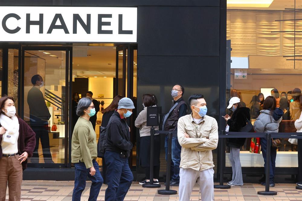 Giới trẻ Hàn Quốc ngập trong nợ nần vì cố mua hàng hiệu-1