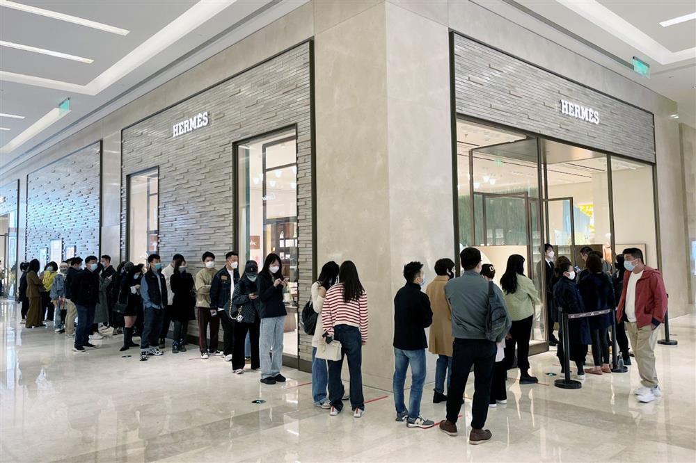 Giới trẻ Hàn Quốc ngập trong nợ nần vì cố mua hàng hiệu-2