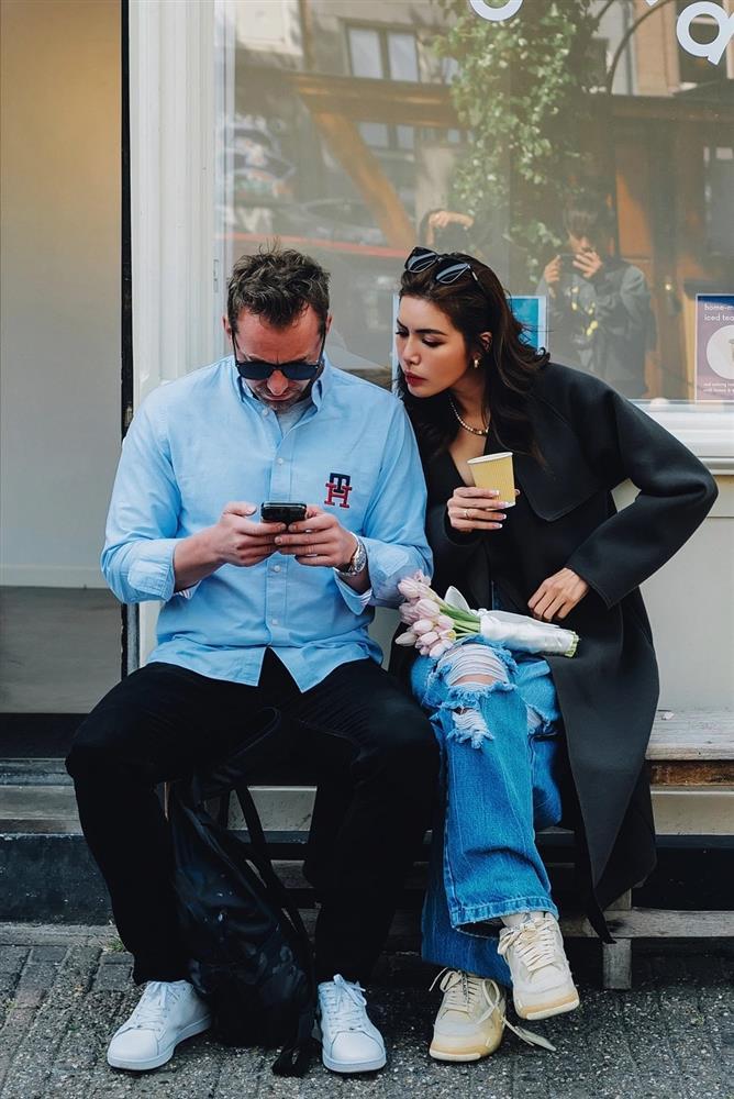 Hé lộ thiệp cưới độc lạ của siêu mẫu Minh Tú và chồng ngoại quốc-3